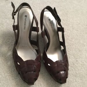 Naturalized Size 8 Brown. Elegant shoes.